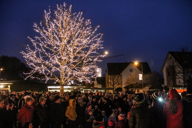 Adventsfeier 2014 auf dem Dorfplatz Eggenwil.