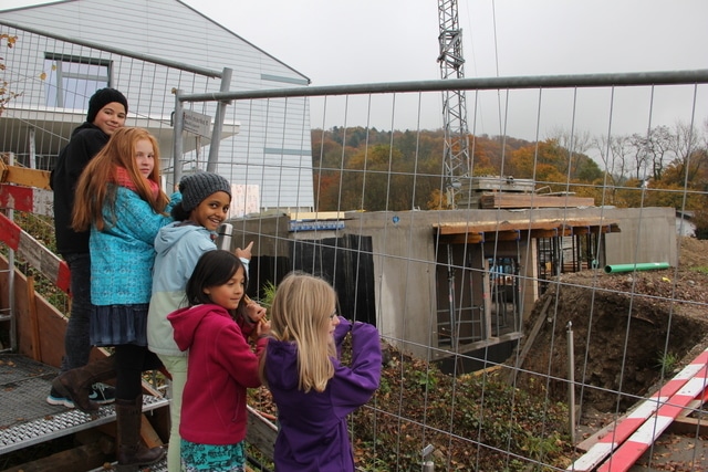 Die Schulanlage Eggenwil wird im Oktober 2015 fertiggestellt. Bild: BBA/Lisa Stutz