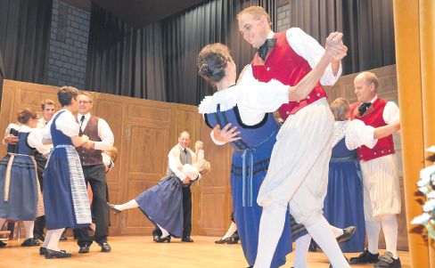 Tanzpaare beindrucken mit Eleganz und Leichtfüssigkeit. Bild: BBA 21.10.2016/Archiv/zvg