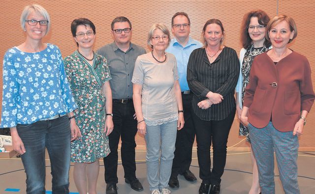 Im Einsatz für die spitalexterne Pflege (von links): Corinna Ganzoni Stettler und Anita Schüepp (Betriebsleitung), Vorstandsmitglieder Daniel Sommerhalder, Susanne Bossart, Andreas Bernauer, Nicole Graf (Präsidentin), Gabriela Bereuter, Helga Glaus. Bild: BBA 31.03.2017/Lis Glavas