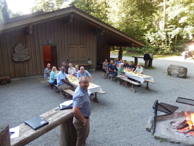 Ortsbürgergemeindeversammlung Eggenwil vom 20.06.2018 bei der Waldhütte Ortsbürgergemeindeversammlung Eggenwil vom 20.06.2018 bei der Waldhütte