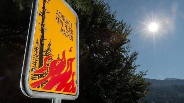 Feuer sollte im Wald nie unbeaufsichtigt gelassen werden. (Symbolbild) © Keystone/ARNO BALZARINI Feuer sollte im Wald nie unbeaufsichtigt gelassen werden. (Symbolbild) © Keystone/ARNO BALZARINI