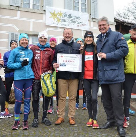 SRF-Spendenaktion «Jeder Rappen zählt» 2018 – Die Gemeinde Eggenwil legte 1000 Franken in den Rucksack. Bild: AZ Freiamt 18.12.2018/Christian Breitschmid