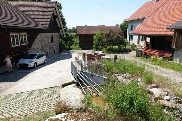 Hochwasserschutzmassnahmen und Renaturierung Eggenwil; Teilprojekt «Durchlass Kreuzweidbach Hofor, Eg02», realisiert 2015. Bild: Gemeindekanzlei/Walter Bürgi