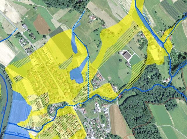 Die Gefahrenkarte Eggenwil (Stand 21.12.2010) zeigt, welche Gemeindegebiete speziell durch Hochwasser gefährdet sind. Blau: mittlere Gefährdung, Gelb: geringe Gefährdung, Gelb schraffiert: Restgefährdung, Blau gepunktet: eingedolte Bäche. Bild: Umwelt Aargau Nr. 81 vom 09.2019/Quelle: AGIS