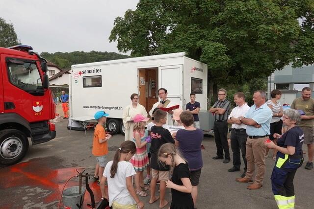 Einweihung des neuen Tanklöschfahrzeugs (TLF 2) der Feuerwehr Eggenwil vom 31.08.2019 – Segnung durch Pfarreiseelsorgerin Jessica Zemp und Diakon Ueli Hess. Bild: Personality Photography/Claudia Brandenberger