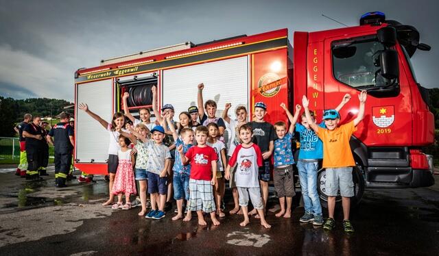 Einweihung des neuen Tanklöschfahrzeugs (TLF 2) der Feuerwehr Eggenwil vom 31.08.2019 – Gewinnerklasse des TLF-Namen-Wettbewerbs. Bild: Personality Photography/Claudia Brandenberger