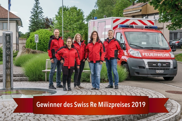 Die Feuerwehr Eggenwil wurde für ihre institutionalisierte Kinderbetreuungsgruppe mit dem Swiss Re Milizpreis 2019 ausgezeichnet. Bild: Swiss Re 04.09.2019