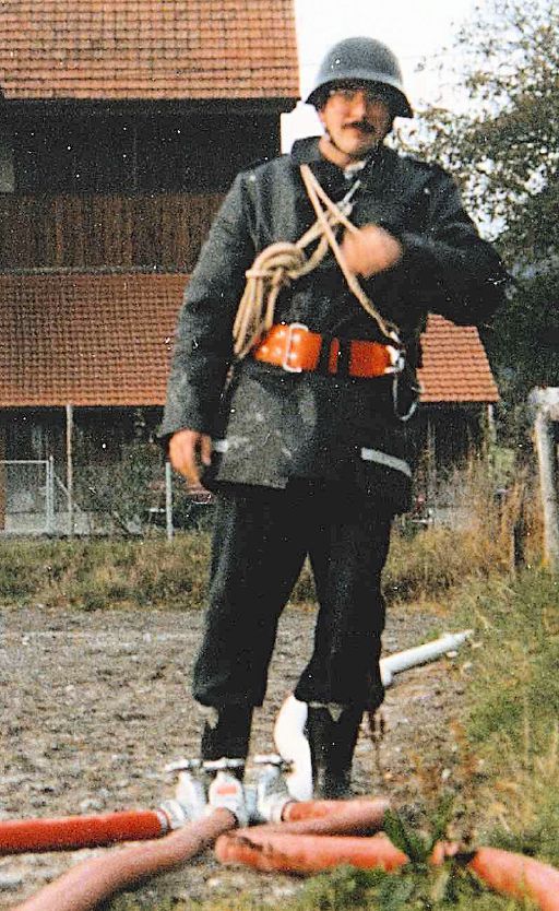 Neueinkleidung der Feuerwehr Eggenwil im Jahr 1985