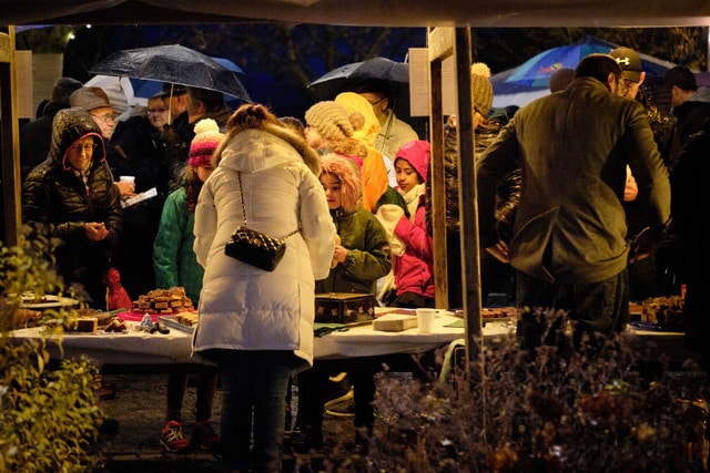 Einstimmung auf die Adventszeit mit der Bevölkerung am 1. Adventssonntag, 1. Dezember 2019, auf dem Dorfplatz Eggenwil. Bild: Fotografie Pedersen/Frederik Pedersen