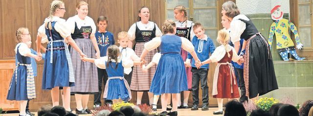 Herbstfest Volkstanzgruppe Eggenwil 2016 Herbstfest Volkstanzgruppe Eggenwil 2016