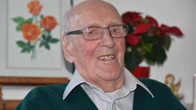 Der Regierungsrat des Kantons Aargaus sowie die Behörden und die Bevölkerung von Eggenwil gratulieren Othmar Zimmermann von Herzen zu seinem 100. Geburtstag. Bild: AZ Freiamt 17.01.2020/zg