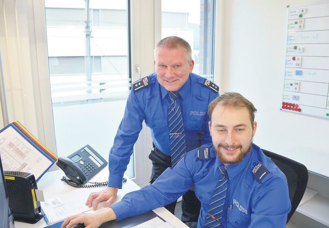 Repolchef Manfred Tschannen (links) und Polizist Michael Lindemann: Viele Einsätze für die Repol im Jahr 2019. Bild: BBA 21.02.2020/André Widmer
