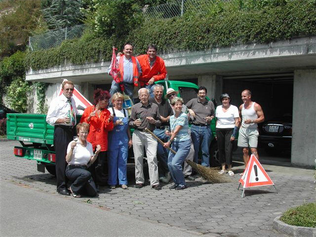 Gemeinderätliche Putzequipe im Rebhügel Eggenwil am 11. Juni 2005