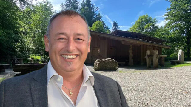 «Es ist der richtige Moment»: Eggenwil möchte die Ortsbürger- mit der Einwohnergemeinde fusionieren. An den kommenden beiden Gmeinden ist in Eggenwil die Fusion der Ortsbürger- mit der Einwohnergemeinde traktandiert. Der Zusammenschluss sei ein vernünftiger Entscheid, findet Gemeindeammann Roger Hausherr. Bild: AZ Freiamt digital 17.06.2021 mit Vordergrundbild von Roger Hausherr aus dem Jahr 2017/Marc Ribolla