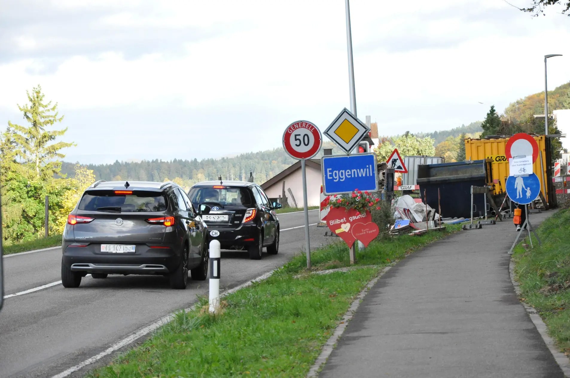 In Eggenwil wird viel gebaut – die Kantonsstrasse durchs Dorf ist eines der Investitionsprojekte, die derzeit am Laufen sind. Bild: AZ Freiamt digital 22.10.2021/Nathalie Wolgensinger