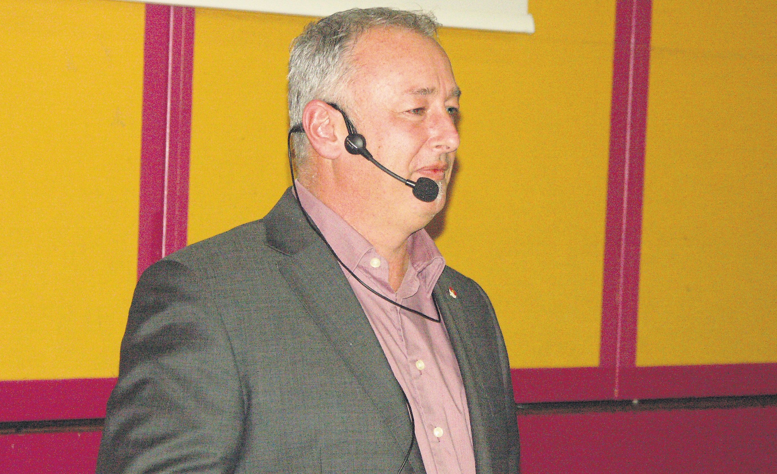 Gemeindeammann Roger Hausherr führte die Versammlung. Bild: BBA 30.11.2021/Vincenz Brunner