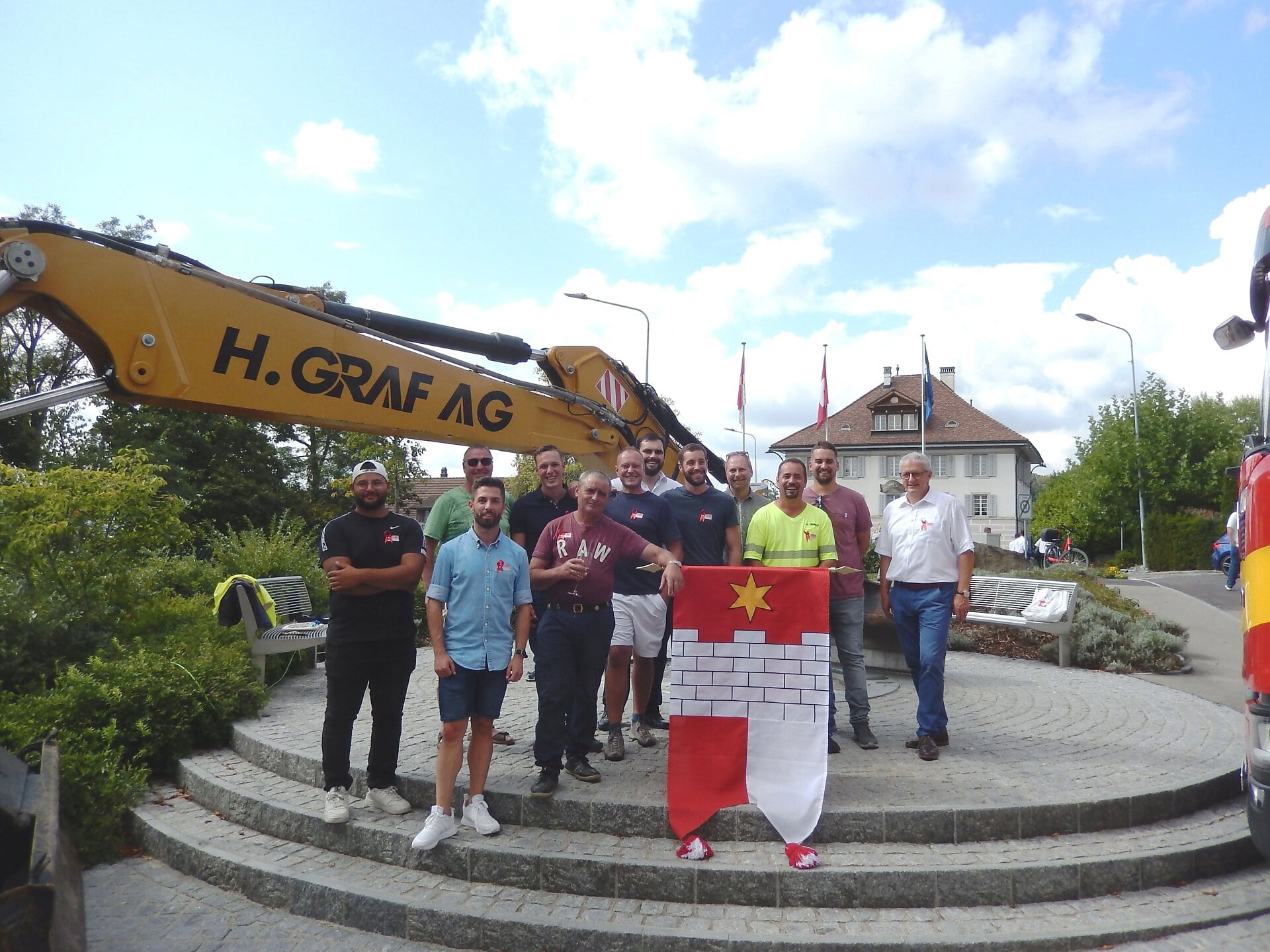 Die Mitarbeiter der Strassen- und Tiefbauunternehmung H. Graf AG und des Ingenieurbüros KFB Pfister AG leisteten während der fast zweijährigen Bauzeit ausgezeichnete Arbeit. Bild: Gemeindekanzlei 27.08.2022/Ivan Ljutic