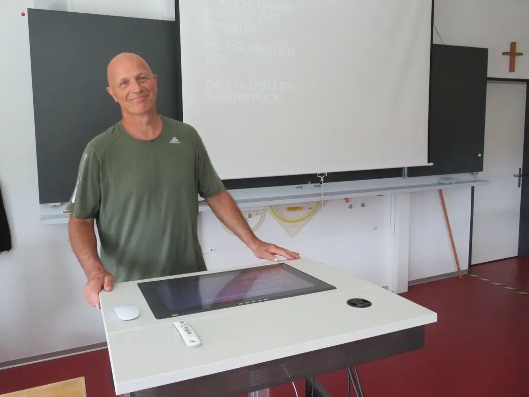 Lehrer Willi Villiger aus Eggenwil wird nach 39 Jahren an der Schule Jonen im Sommer 2022 pensioniert. Bild: AZ Freiamt 30.06.2022/Marc Ribolla