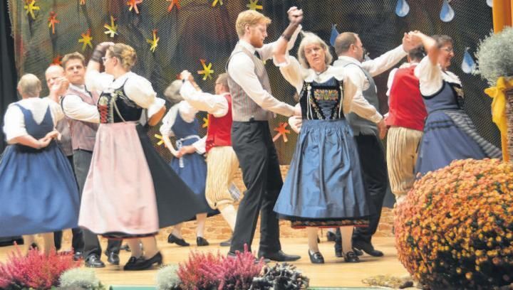 Die Volkstanzgruppe Eggenwil präsentiert am 26. und 27. Oktober acht Tänze. Zudem wird die Kindervolkstanzgruppe zu erleben sein. Bild: BBA 08.10.2024/Archiv/rwi