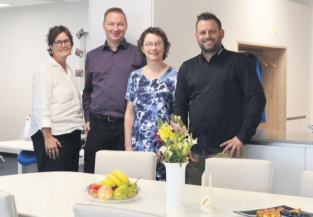 Die neuen Räumlichkeiten der Spitex Mutschellen-Reusstal konnten bezogen werden. Darüber sind (v. l.) die Präsidentin Brigitte Weibel, der Vorsitzende der Geschäftsleitung Heiko De Coninck, Mitglied der Geschäftsleitung Anita Schüepp und Vorstandsmitglied Samuel Felber erfreut. Bild: BBA 02.10.2026/Sabrina Salm