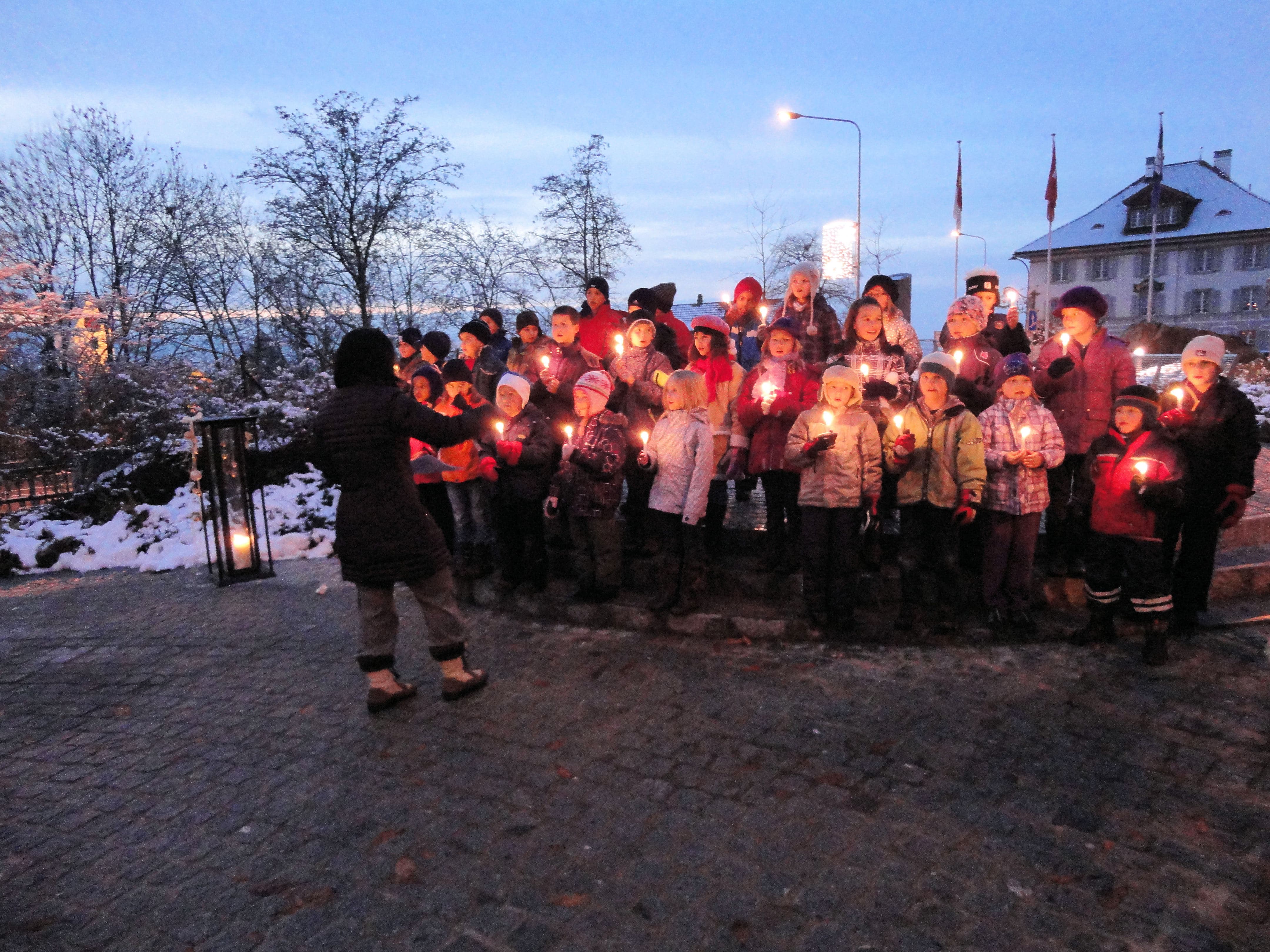 Einstimmung auf den Advent 2010 auf dem Dorfplatz